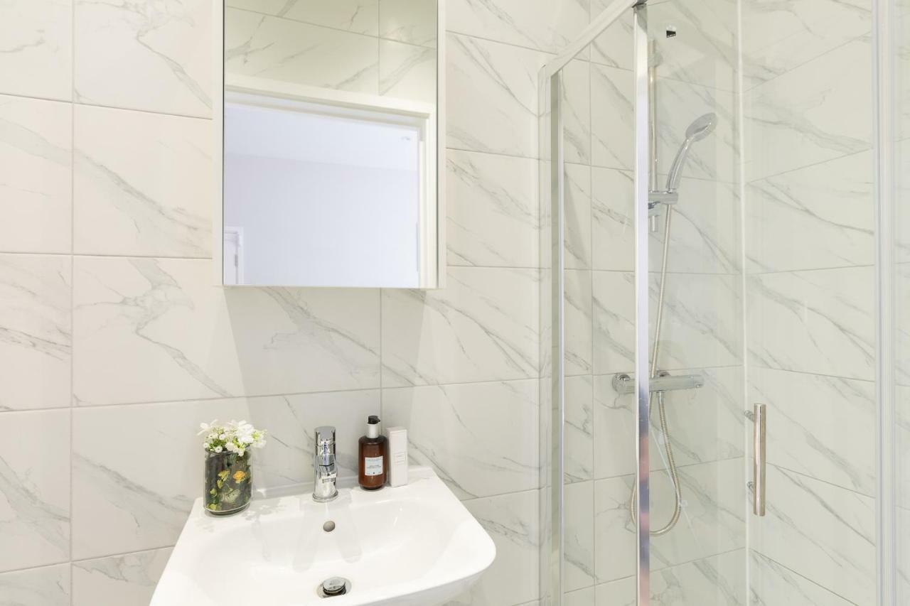 Austin David Apartments 해로우 외부 사진