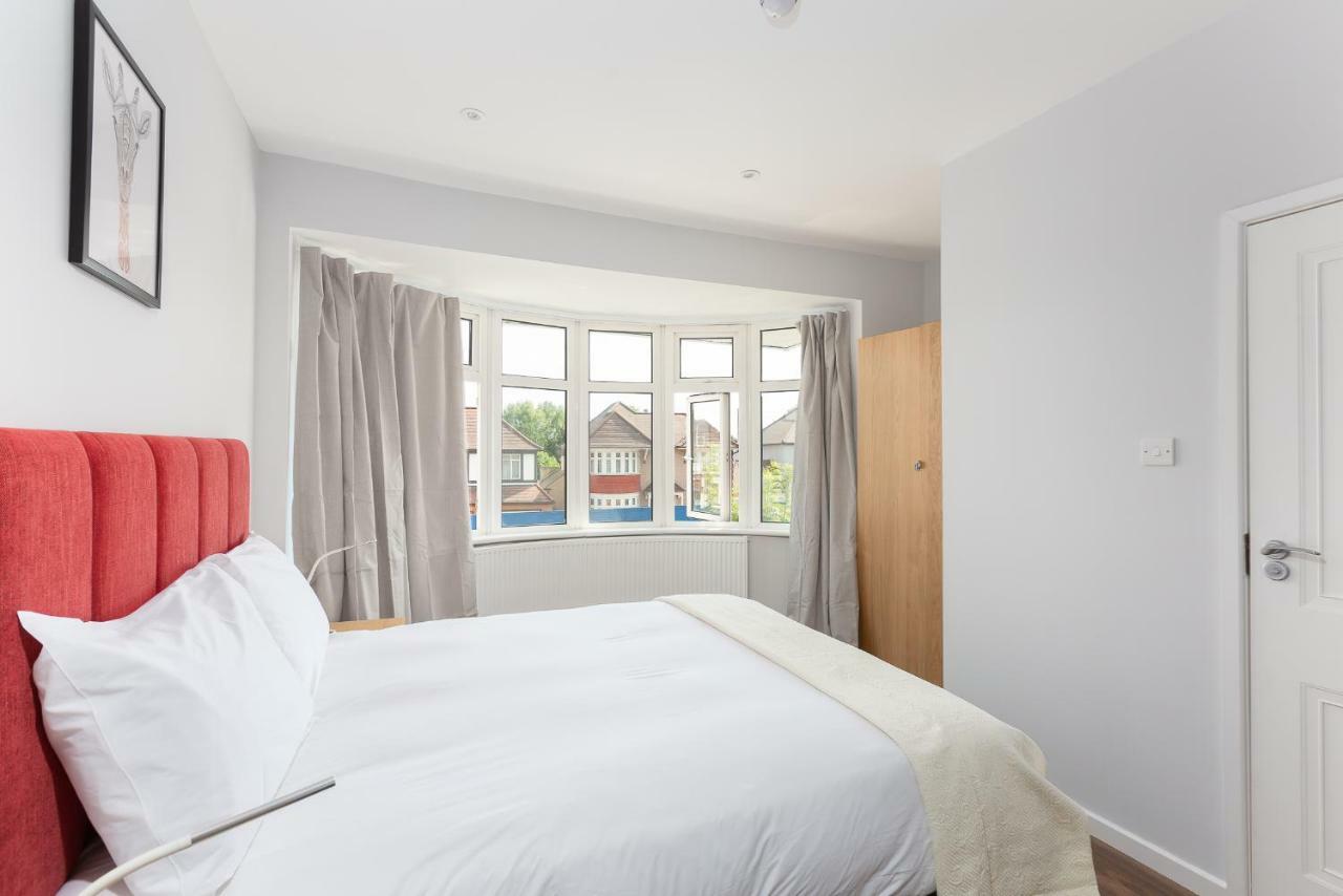 Austin David Apartments 해로우 외부 사진